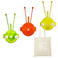 PERCHEROS ALIEN. HABITACIÓN INFANTIL. (madera y espray)