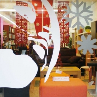 VINILO ADHESIVO PARA ESCAPARATE. CLIENTE: Carrión muebles