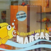 VINILO ADHESIVO PARA ESCAPARATE. CLIENTE: Carrión muebles